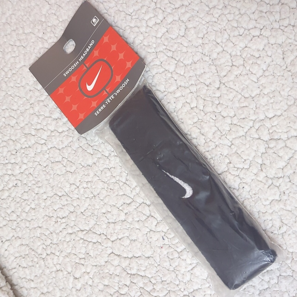 New Nike Headband